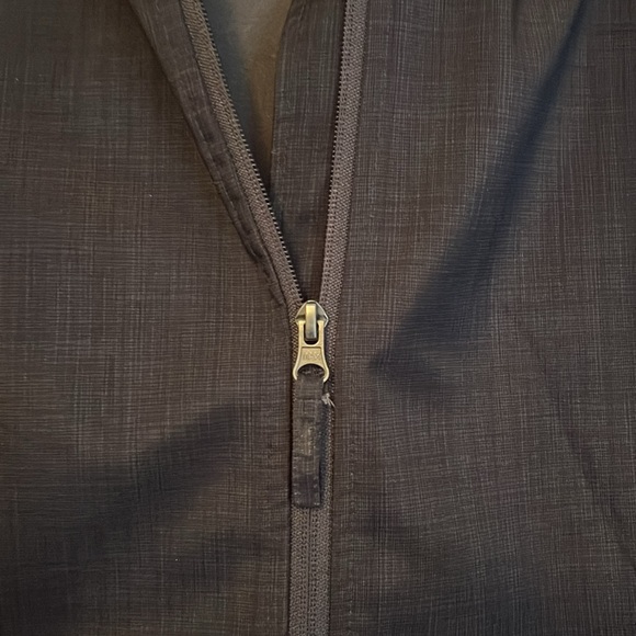 Free Tech rain jacket - Picture 4 of 5